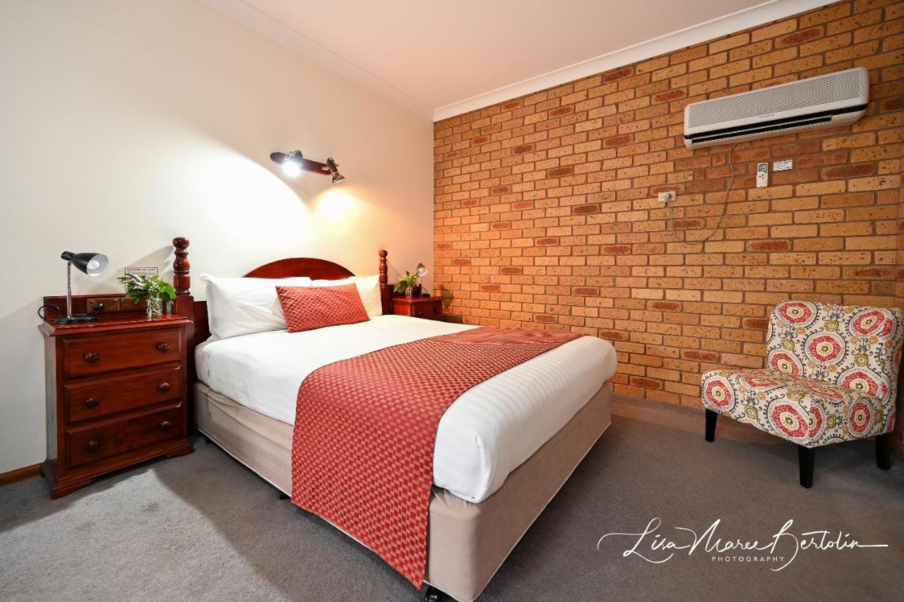 Standard Queen Room