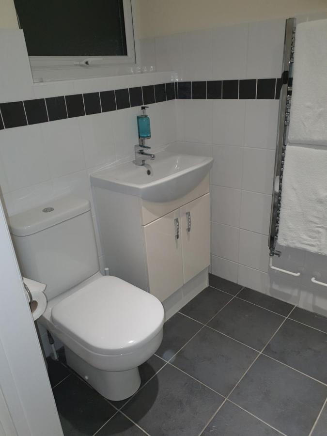 Twin Room,1543850698:JPEG