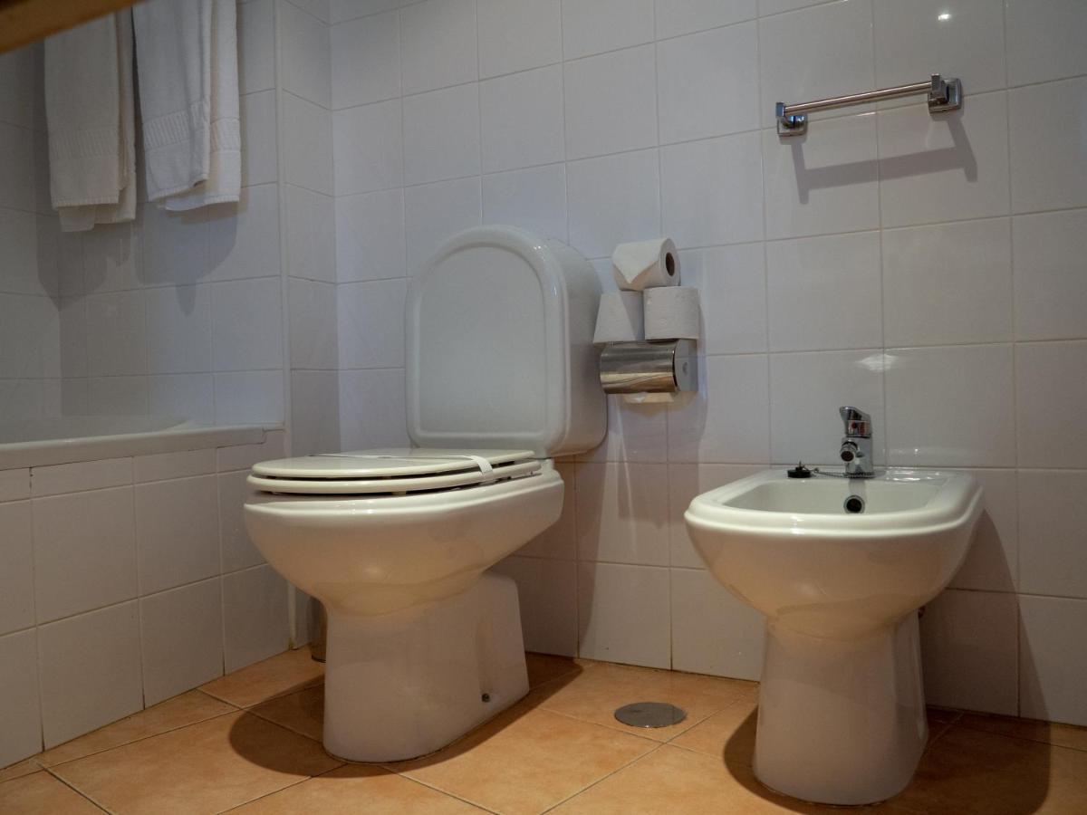 Chambre Lits Jumeaux Supérieure avec Balcon et Vue sur la Piscine