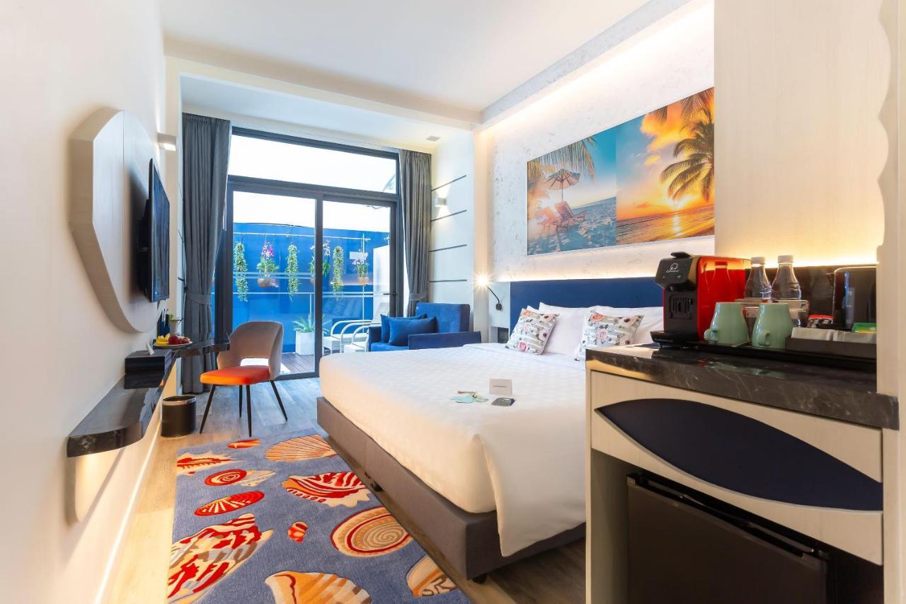 Deluxe Jacuzzi Room