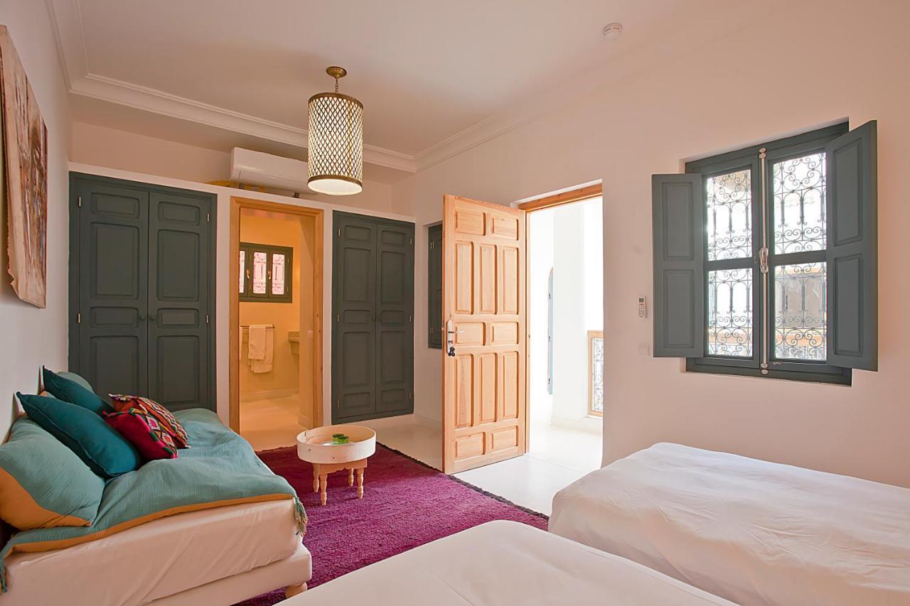 Chambre Double Deluxe (2 Adultes + 1 Enfant)