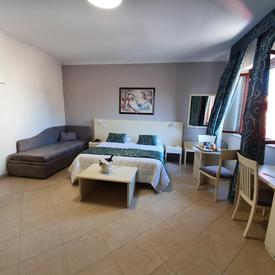 Superior Triple Room,972908089:JPEG