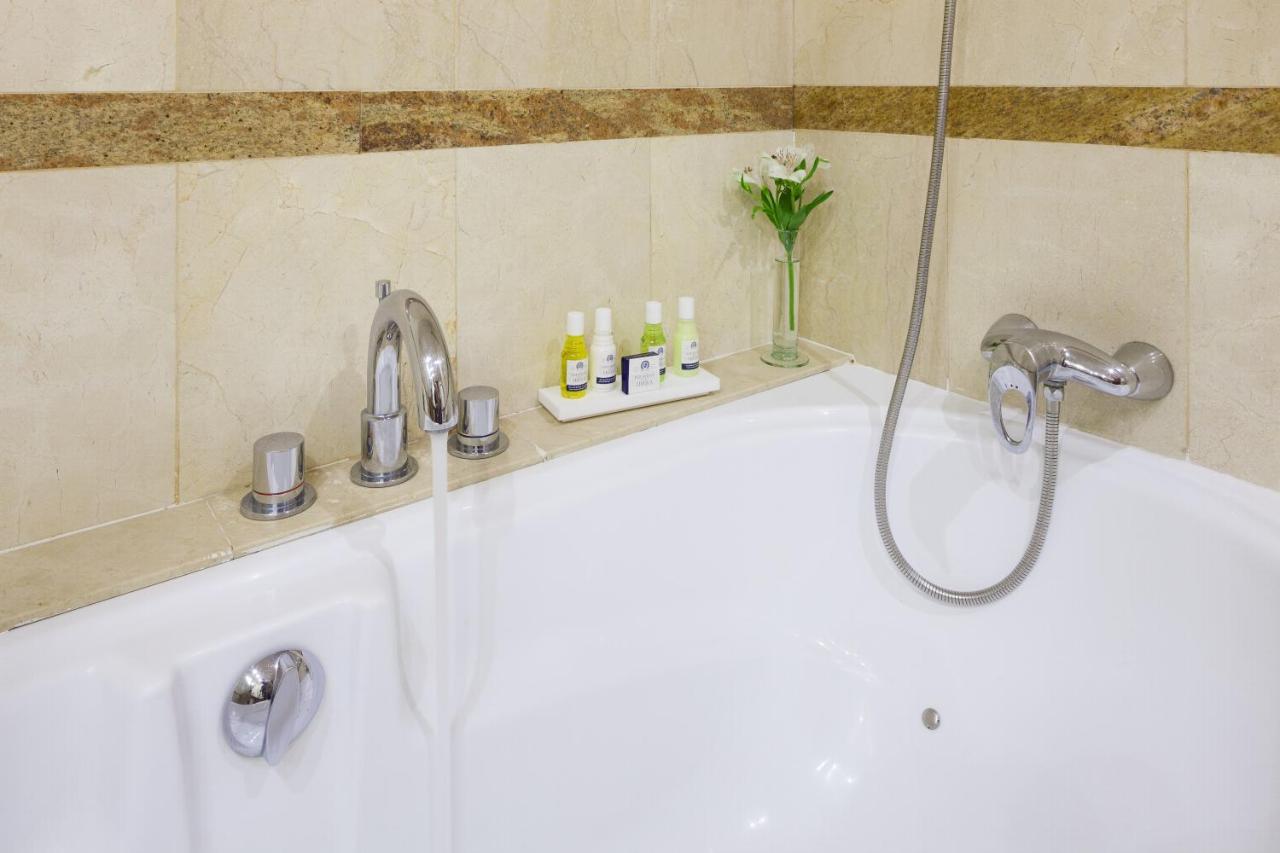 Double or Twin Room with Terrace