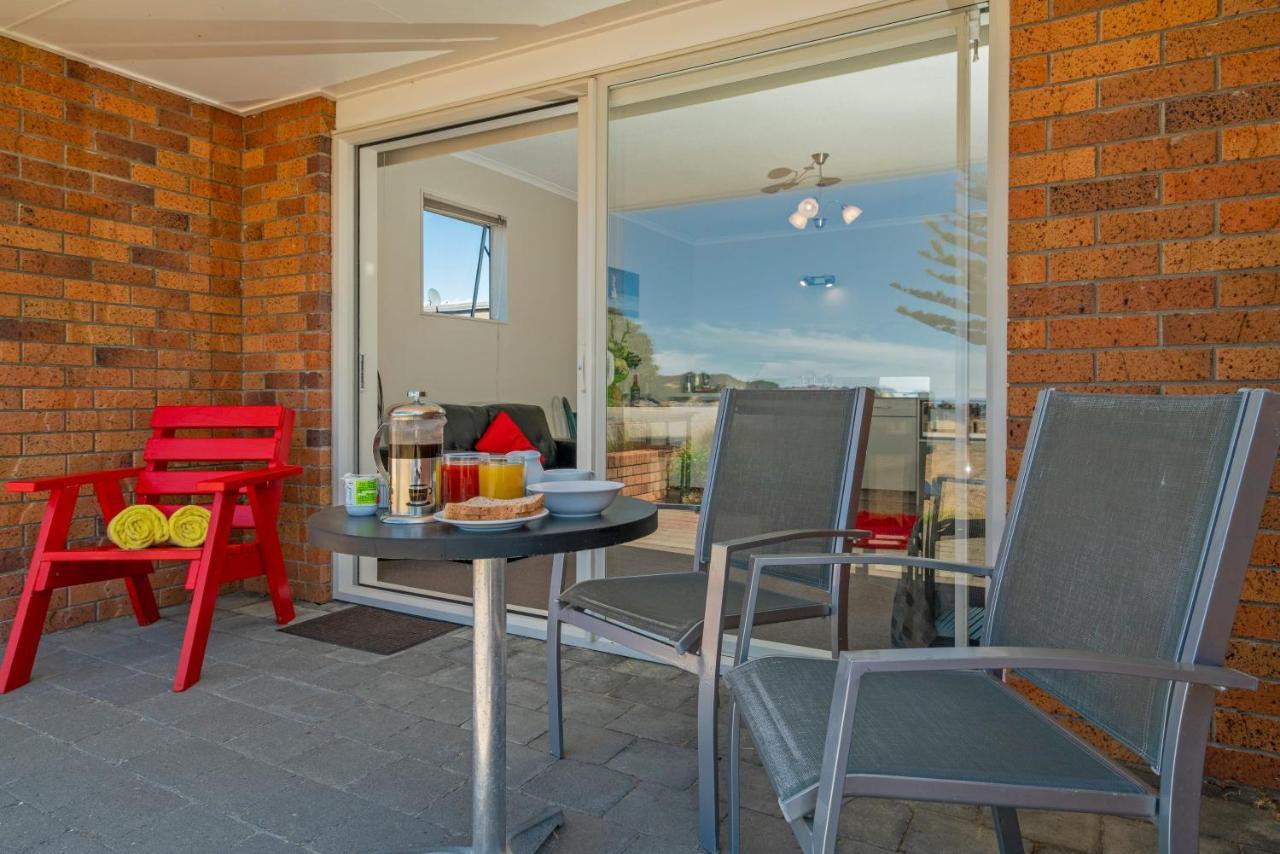 One-Bedroom Suite Sea View