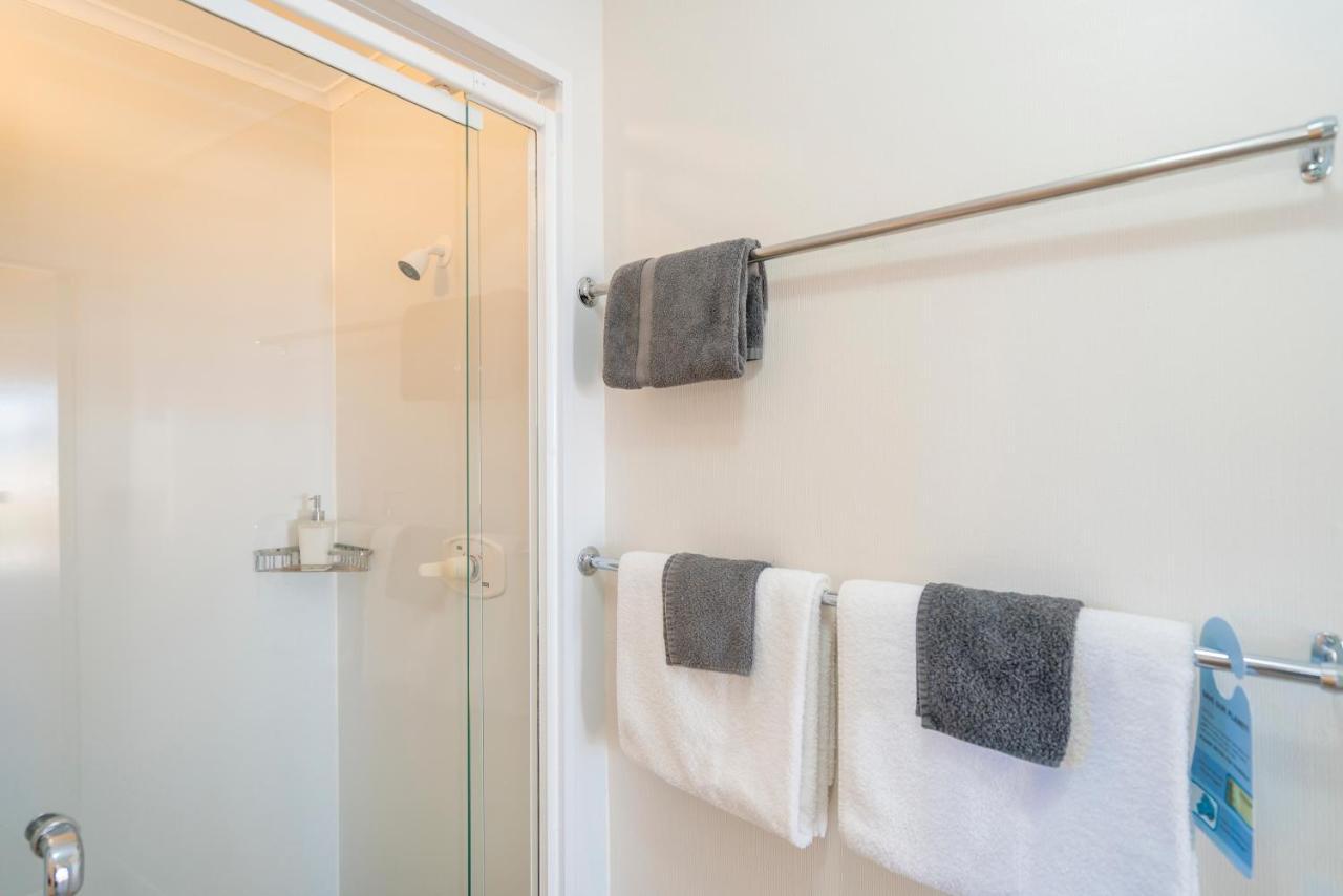 One-Bedroom Suite Sea View