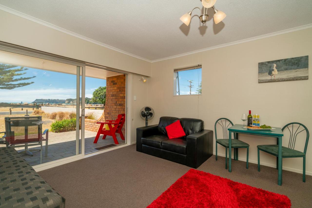 One-Bedroom Suite Sea View