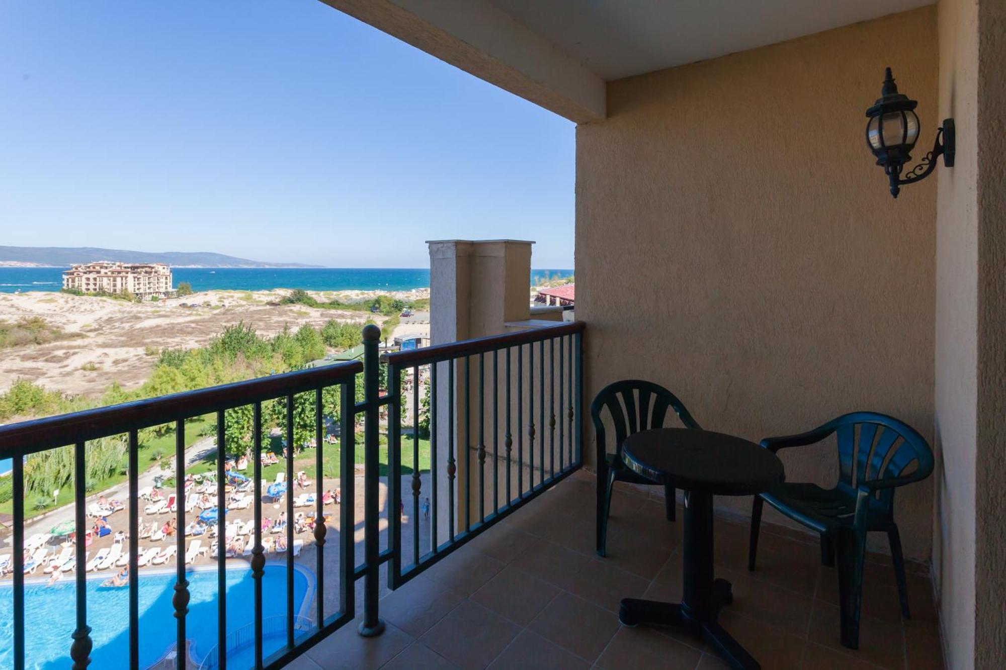 Deluxe Double or Twin Room Side Sea View