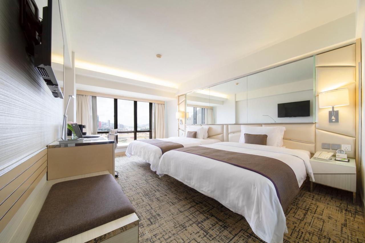 Executive Club Queen or Two Double Bed Room