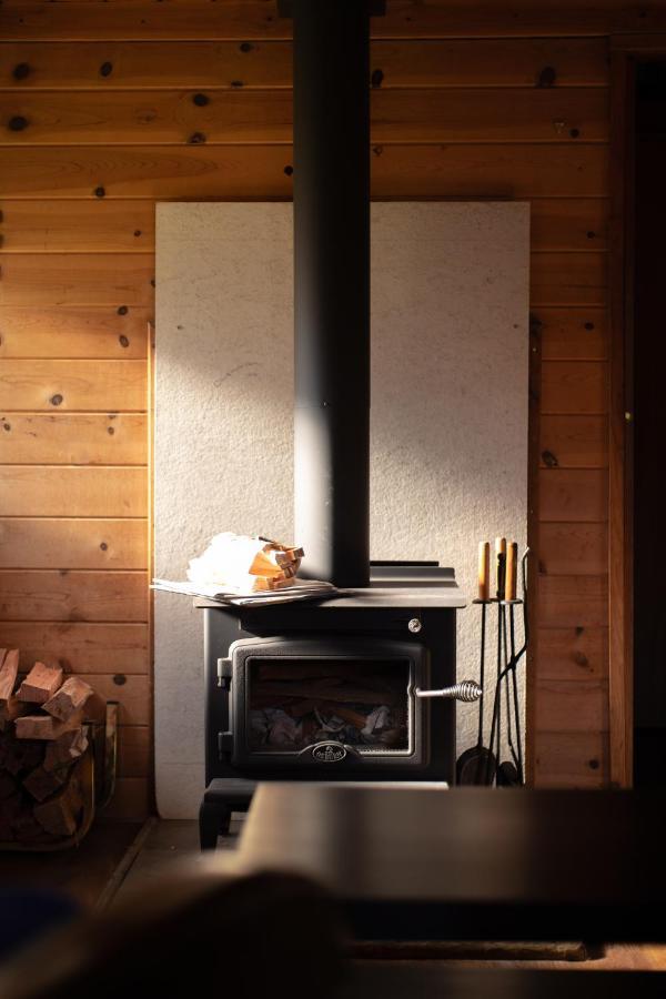 Standard Cottage - Fireplace and Kitchenette
