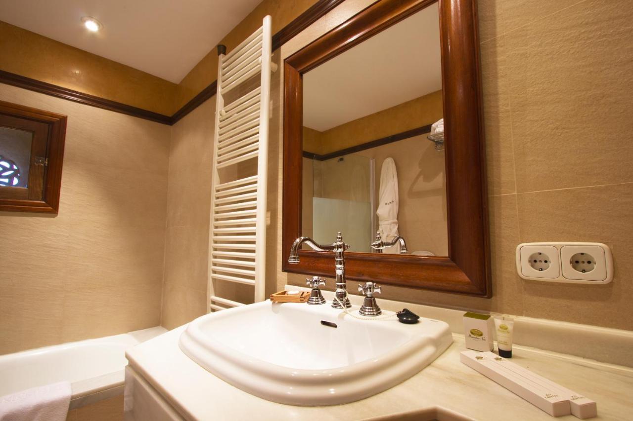 Deluxe Double or Twin Room with Free SPA Access