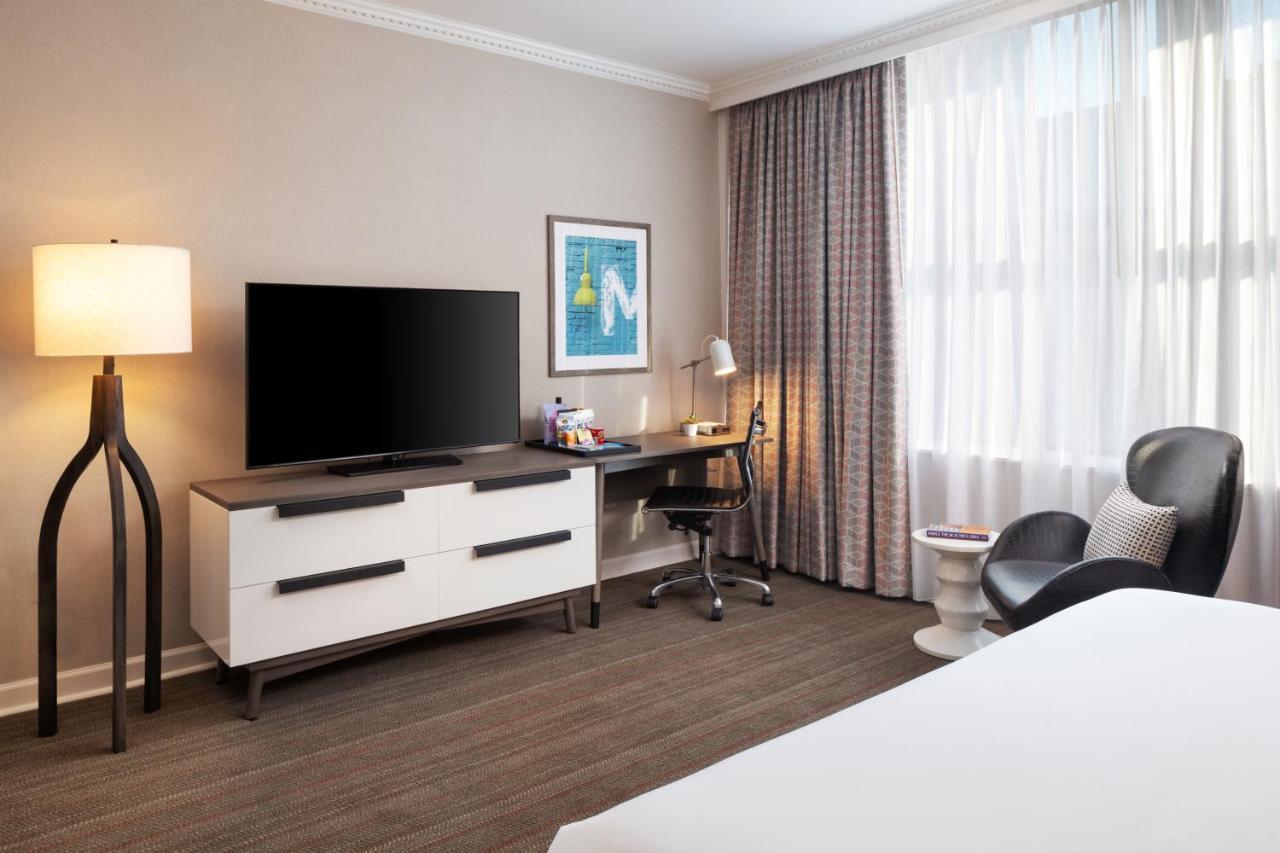 King Room with Accessible Tub