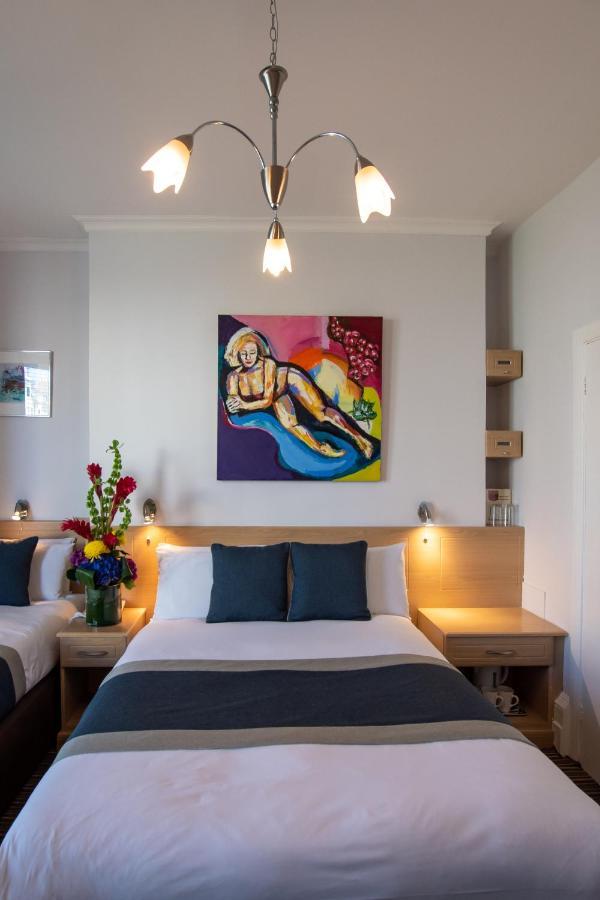 Chambre Triple avec Salle de Bains Privative