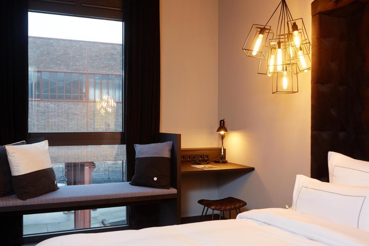 Premium Single Room,999307242:JPEG
