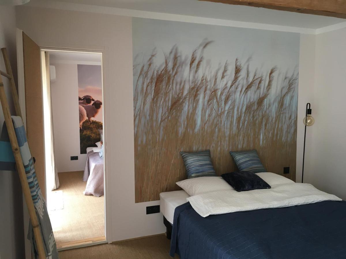 Two-Bedroom Apartment,1614813847:JPEG