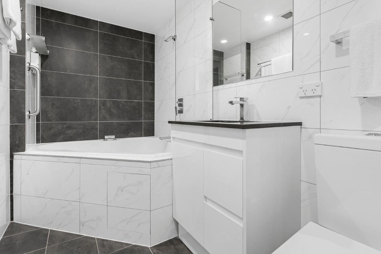 Two-Bedroom Apartment with Bay View
