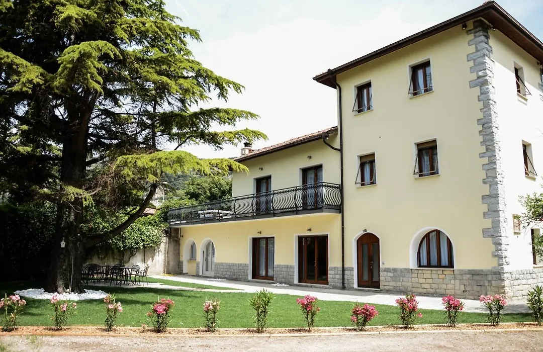 Villa Torbole-1