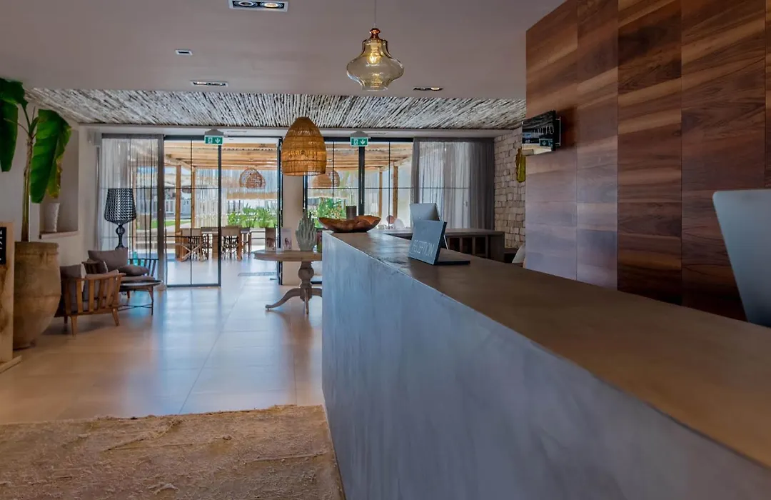Cumeja Beach Club & Hotel-1