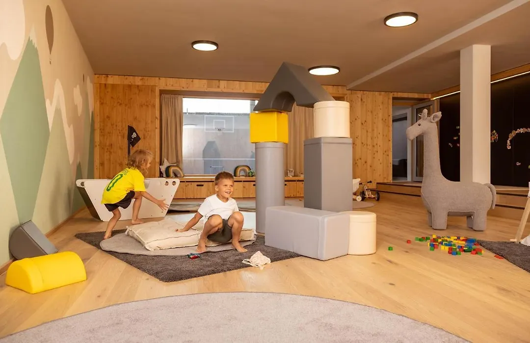 das bleibt Alpine Suites family&sports hotel-1