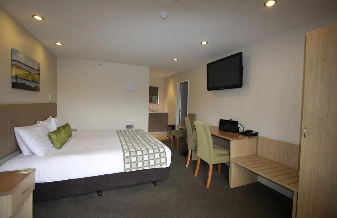555 Motel Dunedin-1