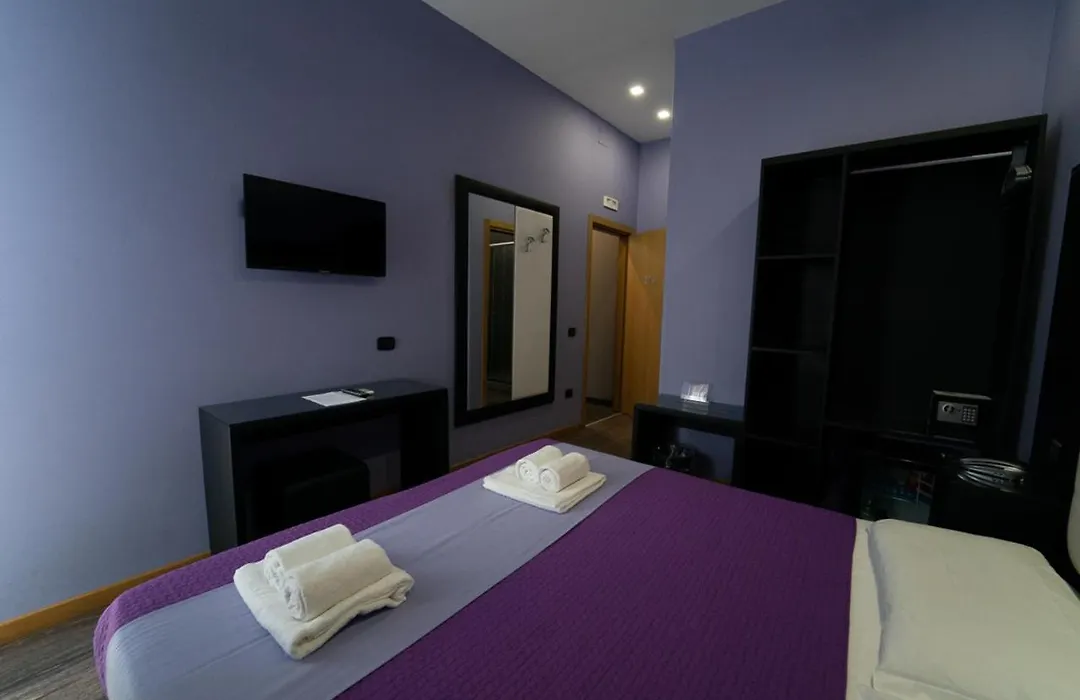 Sweet Central Hotel-1