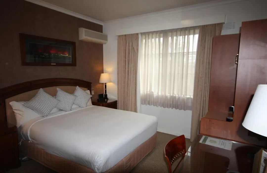 Country Plaza Motel-1