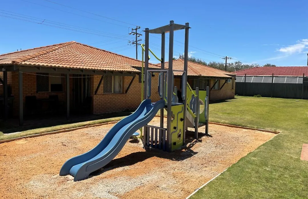 Geraldton'S Ocean West Holiday Units & Short Stay Accommodation-1