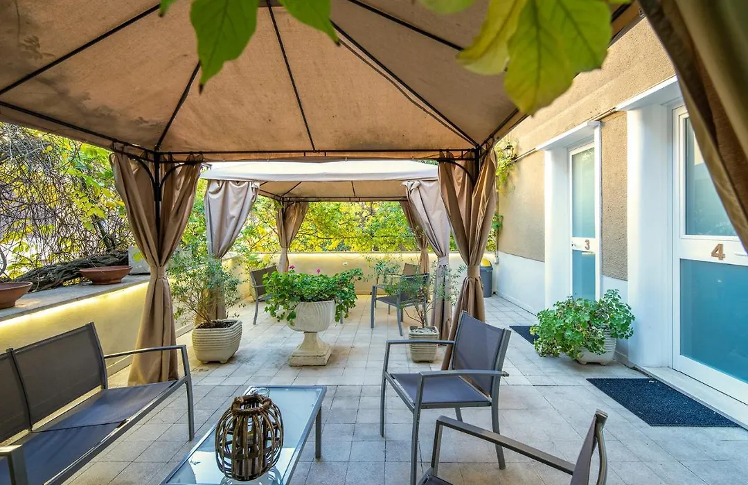 Garden House - Luxury Guest House - Self Check-In Only-1