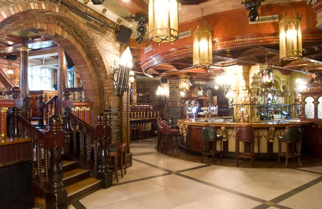 Benedicts Hotel-1