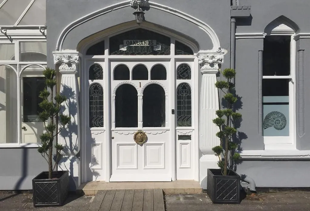 Oaklands Guest House-1