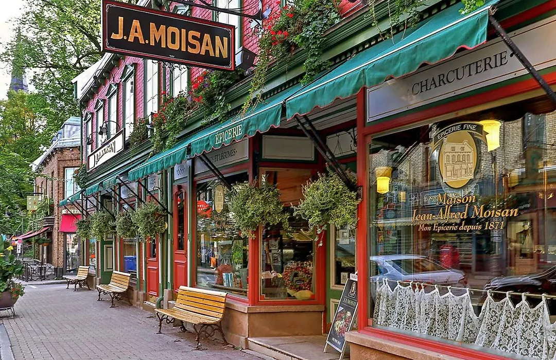 Auberge J.A Moisan-1
