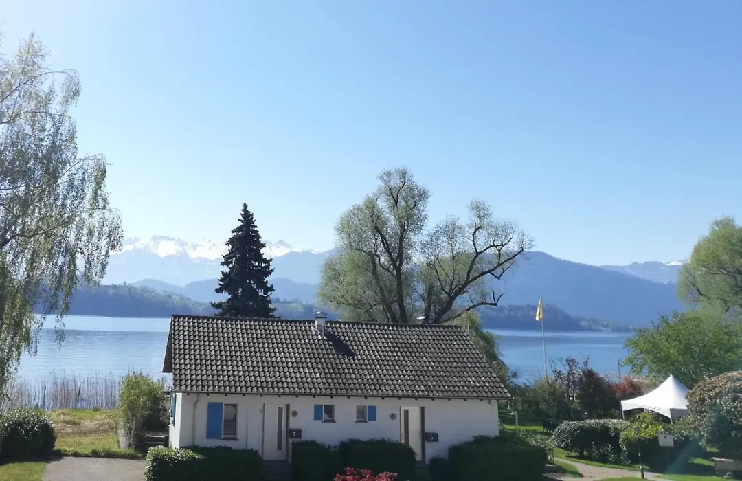 Swiss-Chalet Merlischachen - Romantik Schloss-Hotel Am See-1