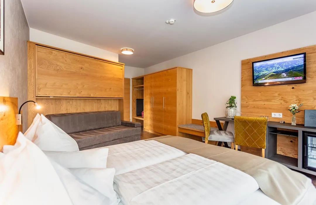 Hotel Almrausch-1