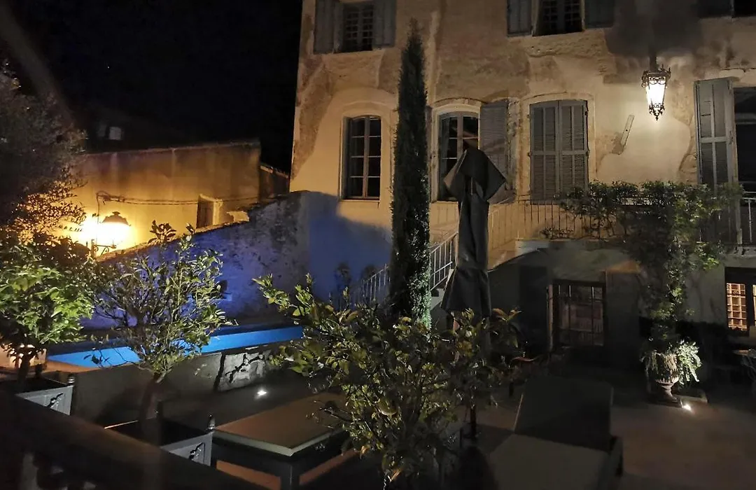 Le Petit Chateau-1