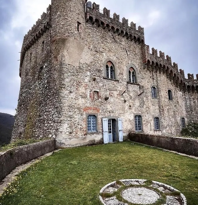 Castello Malaspina Di Fosdinovo-1