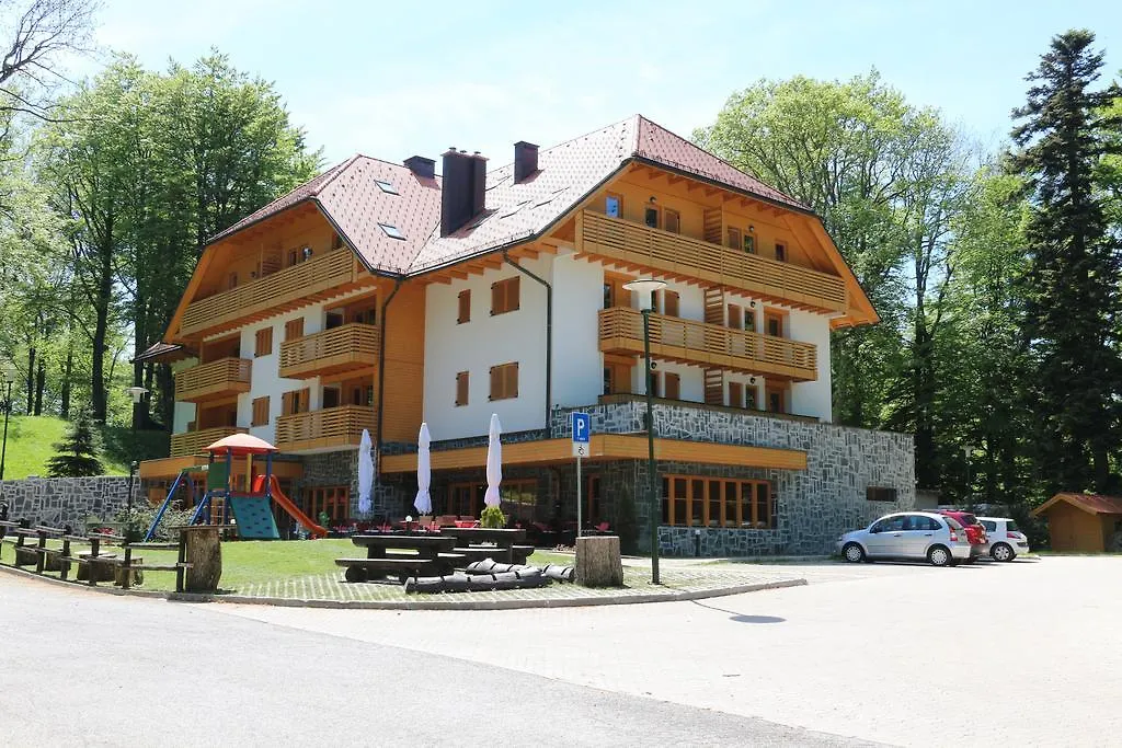 Aparthotel Snjezna Kraljica-1