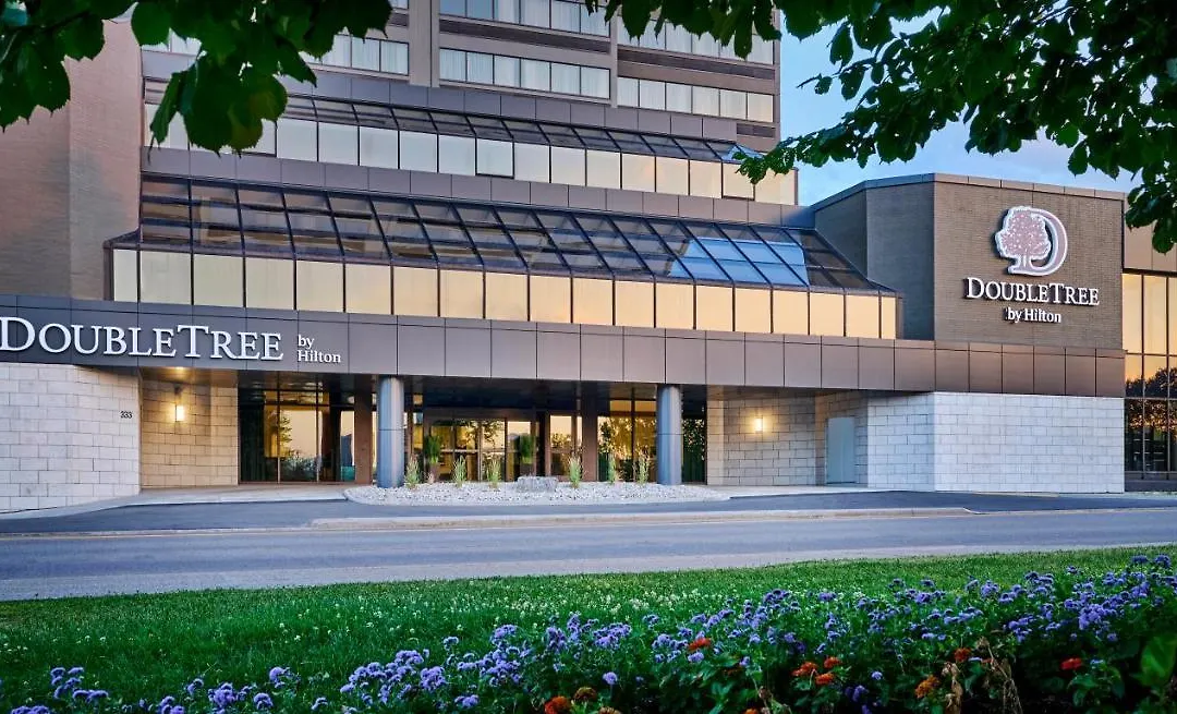 Doubletree By Hilton Windsor, On-1