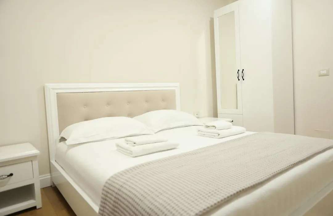 Zisi Hotel & Restaurant-1