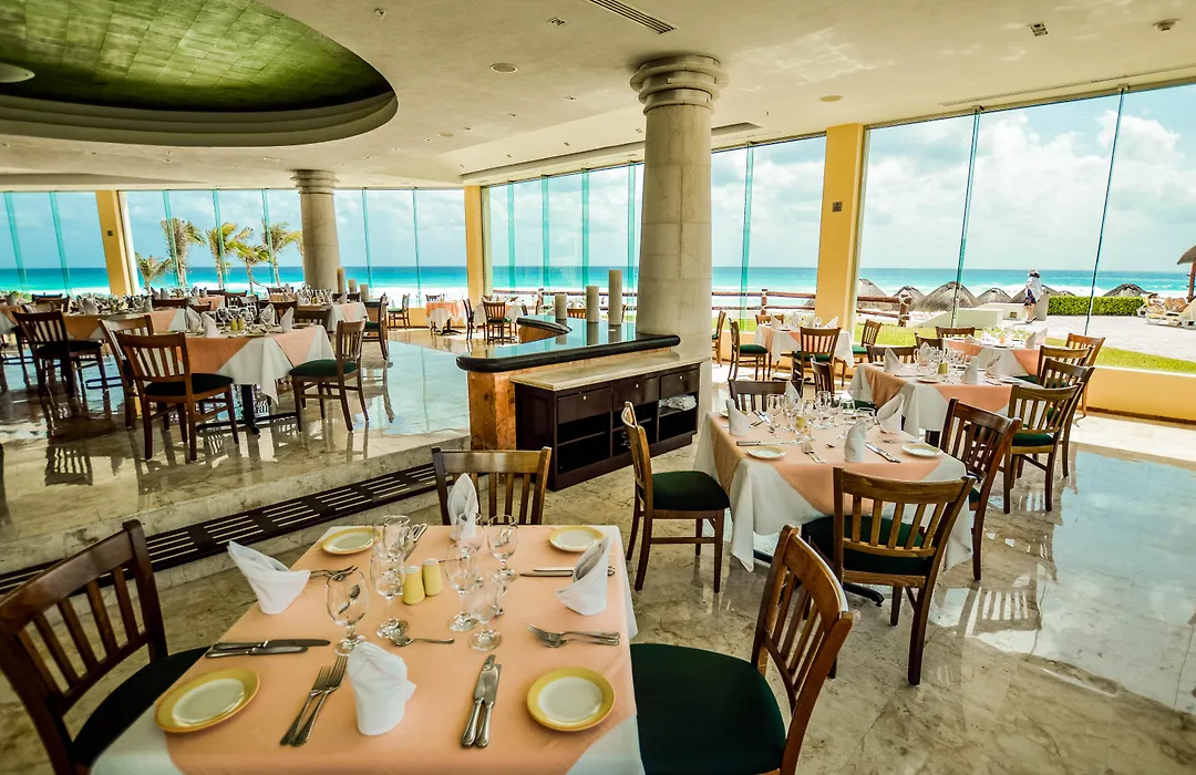 Park Royal Beach Cancun-1