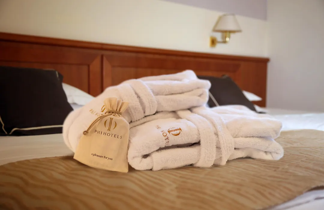 Phi Hotel Emilia-1