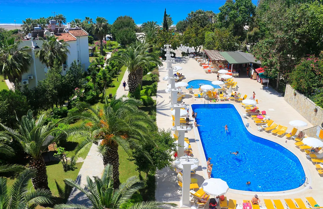 Club Aqua Plaza-1