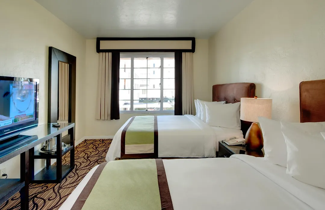 Essex House Hotel-1