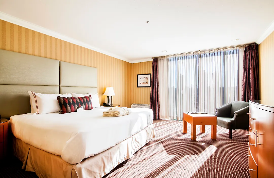 Executive Suites Hotel & Conference Center, Metro Vancouver-1