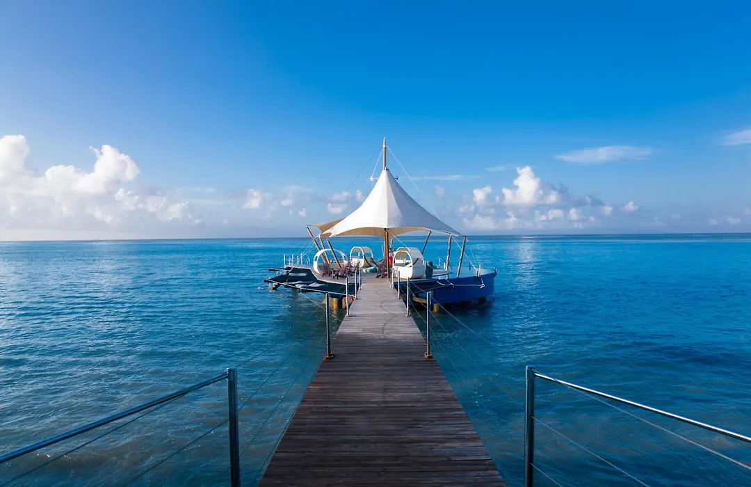 Coco de Mer Hotel&Black Parrot Suites-1