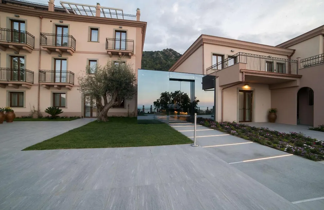 Best Western Plus Hotel Terre Di Eolo-1