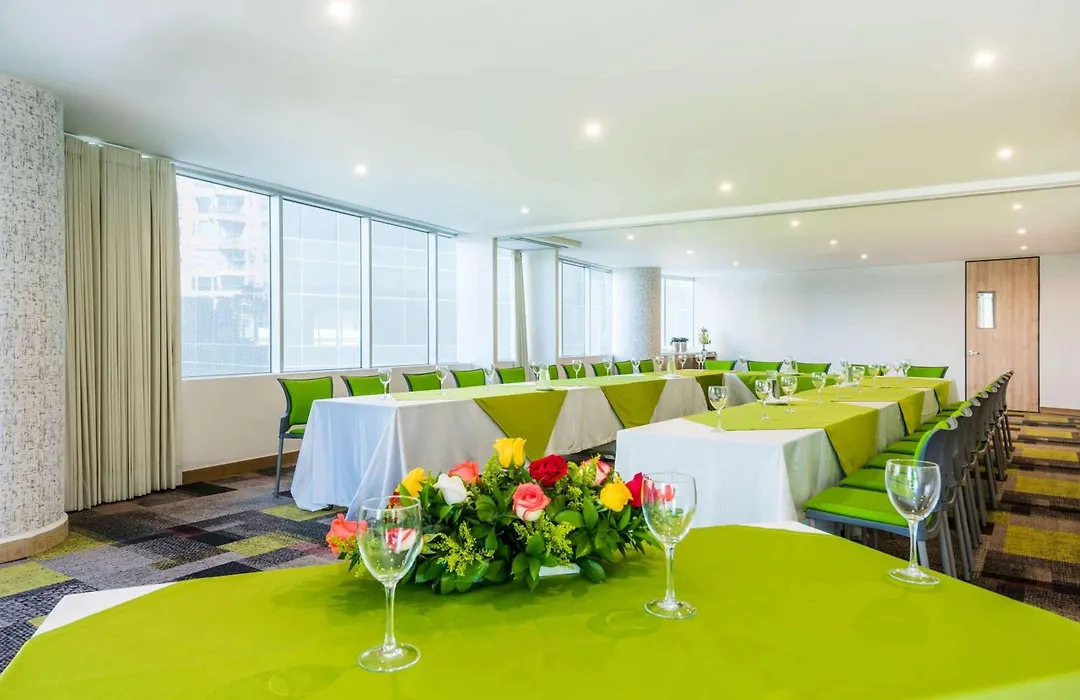 La Quinta by Wyndham Medellin-1