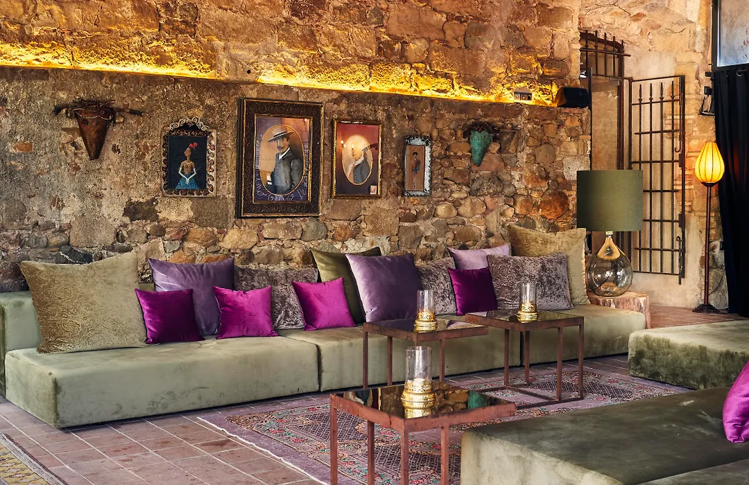 Hotel Castell D'Emporda-1