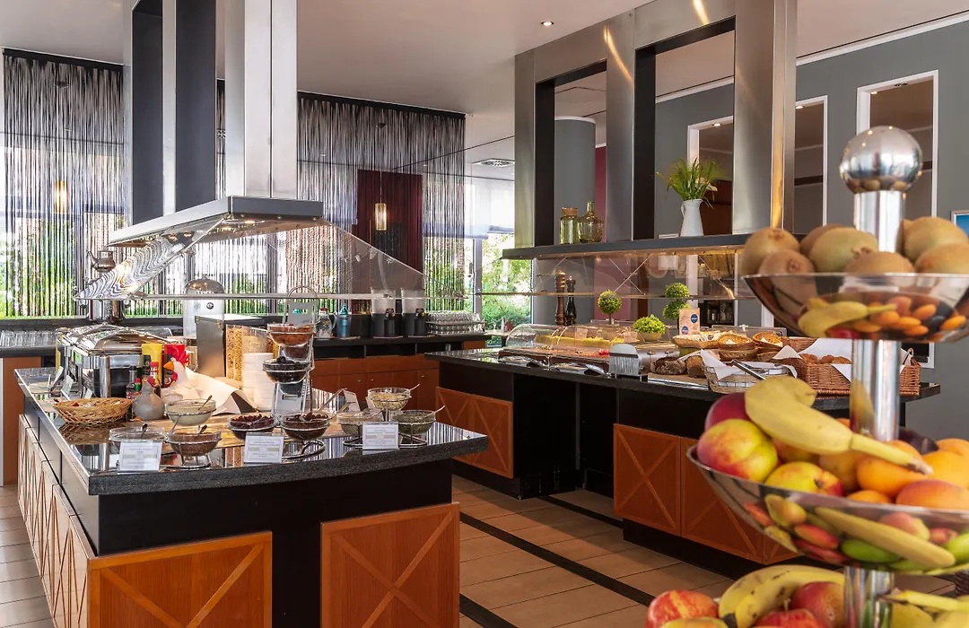 Plaza Premium Koeln-1