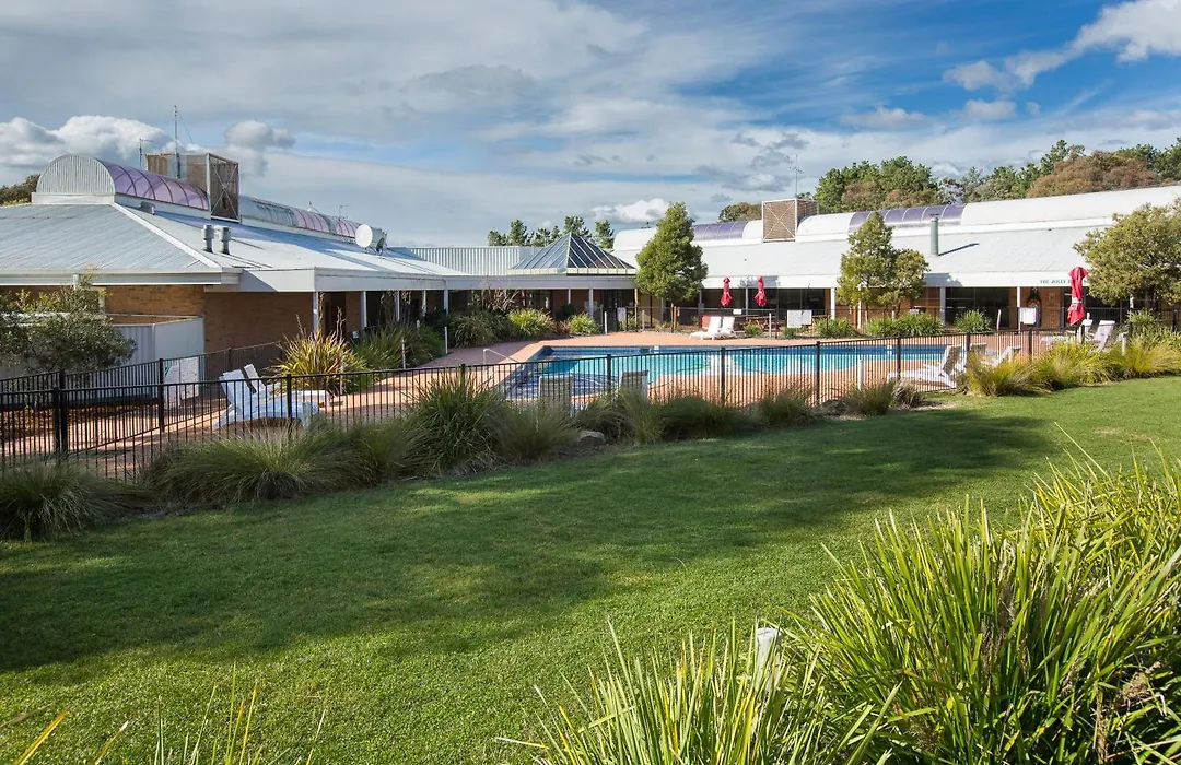 Ibis Styles Canberra Eagle Hawk-1