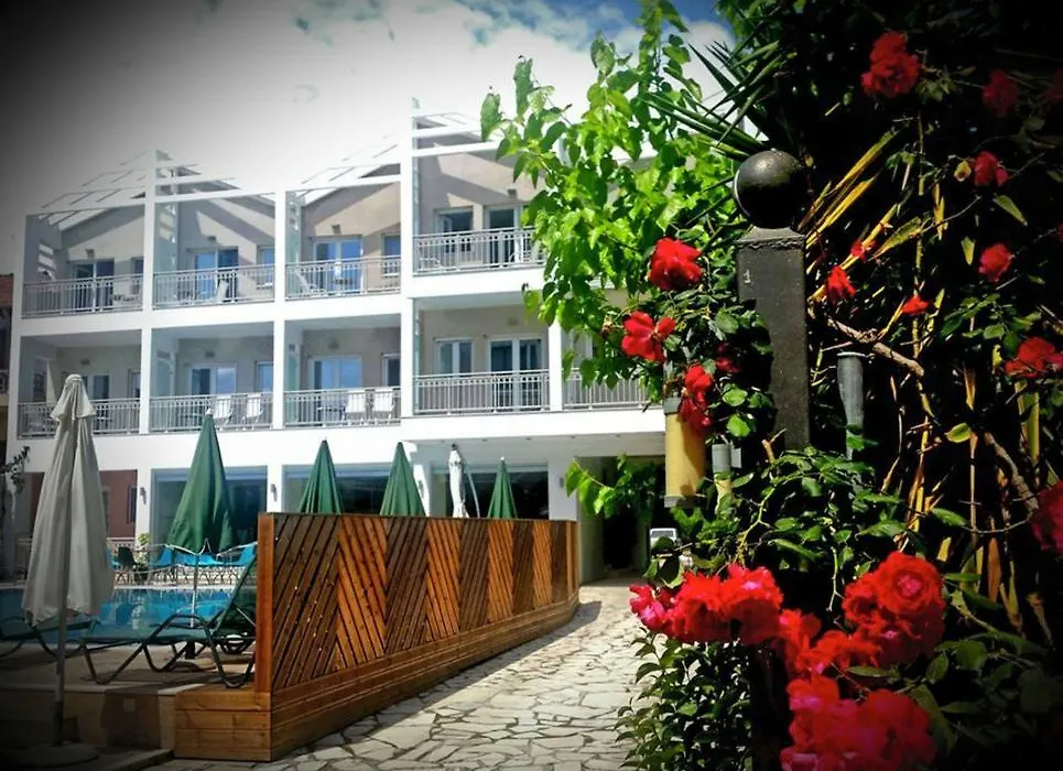 Aggelos Apartments & Deluxe Studios-1