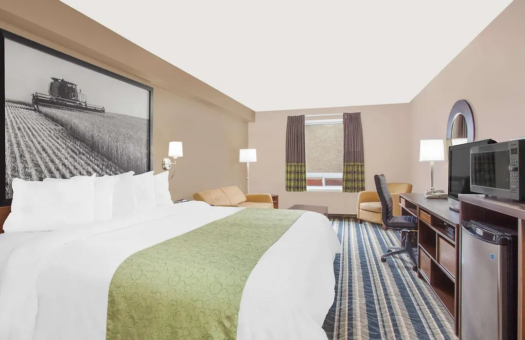 Super 8 By Wyndham Brandon Mb-1